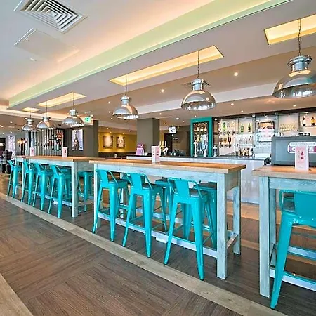 Premier Centre - Whitehall Road Λιντς